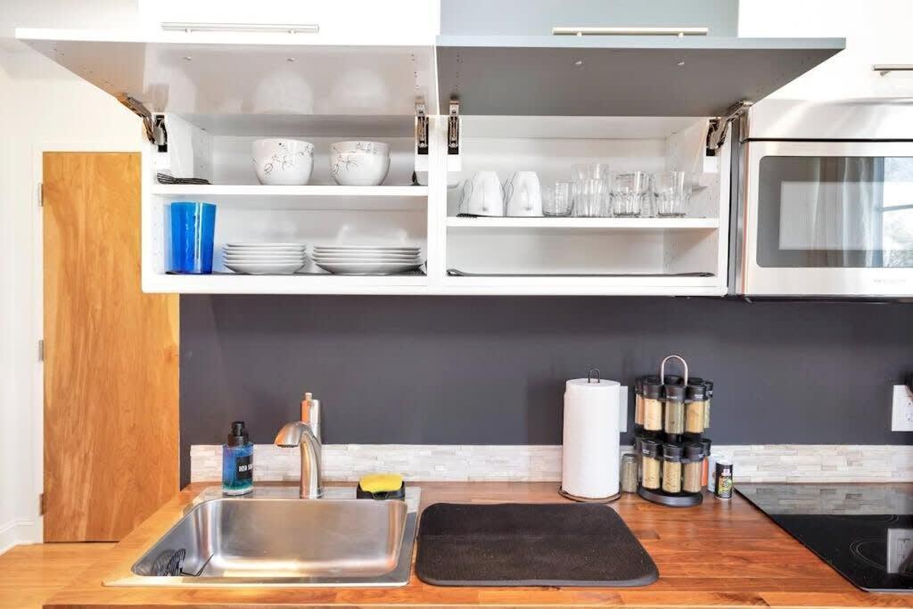 Cozy 1 Bedroom Apt Kitchen Central Danbury Exterior photo